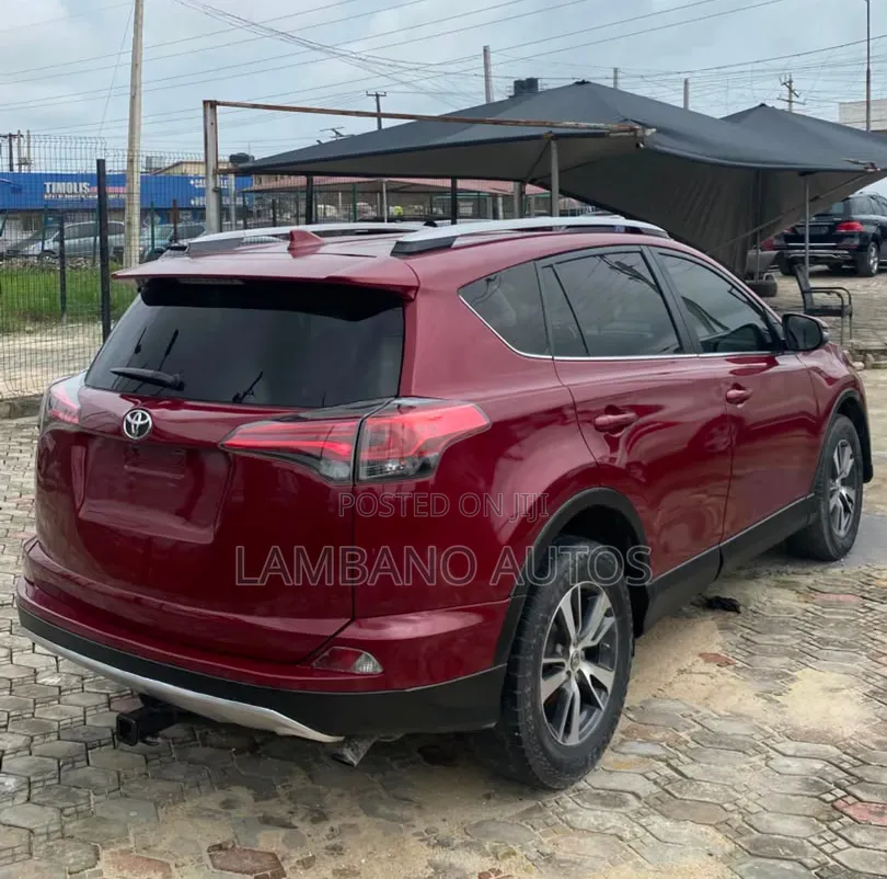 Toyota RAV4 2018 Red