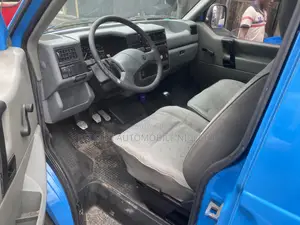 Volkswagen Transporter 2005 Blue