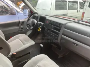 Volkswagen Transporter 2005 Red