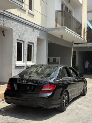 Mercedes-Benz C300 2013 Black