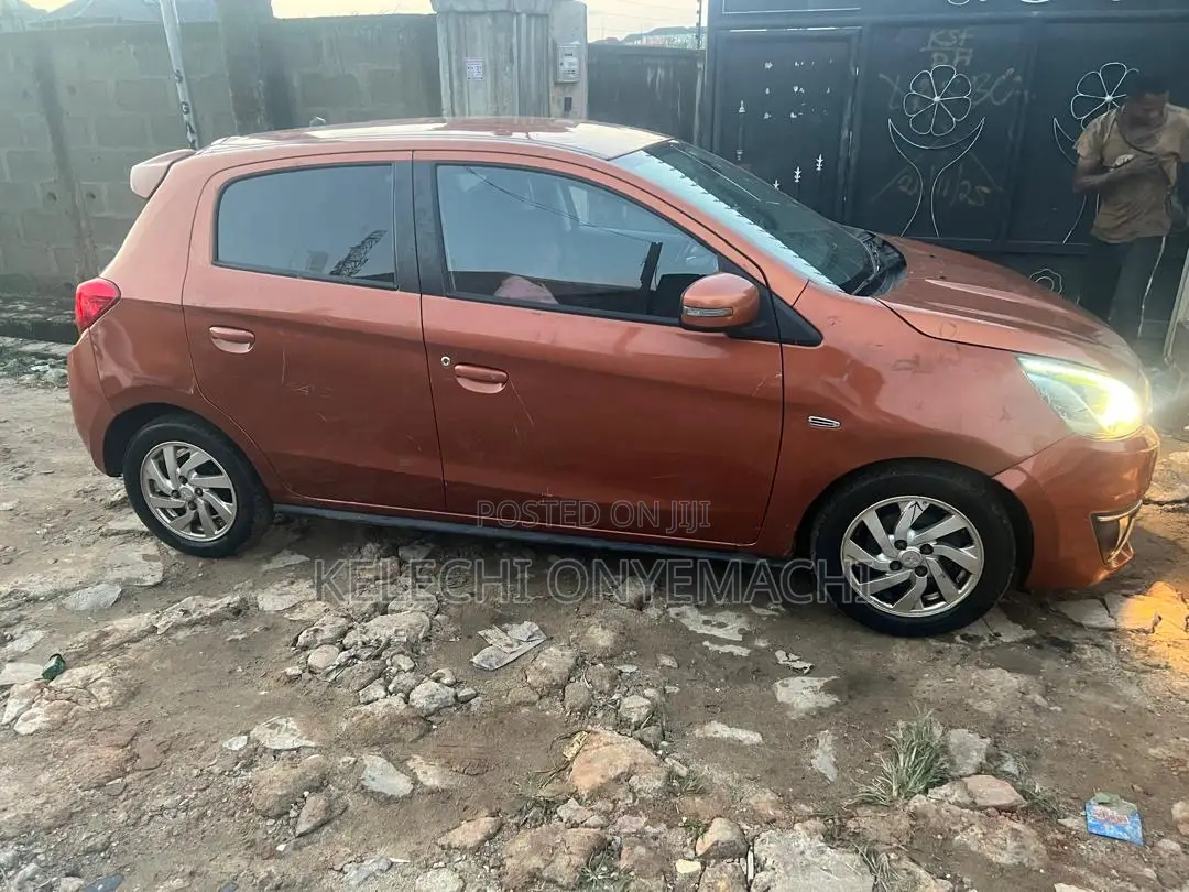 Mitsubishi Spacestar 2016 Orange