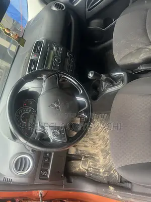 Mitsubishi Spacestar 2016 Orange