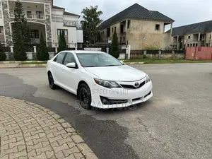 Toyota Camry LE 4dr Sedan (2.5L 4cyl 6A) 2013 White
