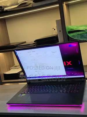 Laptop Asus ROG Strix G18 32GB Intel Core i9 SSD 2T