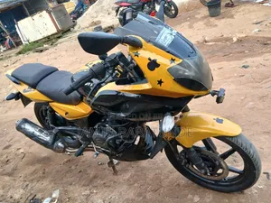 Bajaj Pulsar 220 F 2024 Yellow