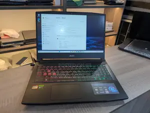 Laptop MSI Katana 15 16GB AMD Ryzen 9 SSD 1T