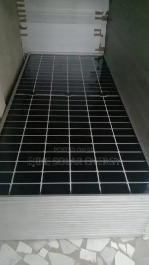 High Efficiency 650 Watts Solar Panel