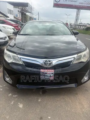 Toyota Camry XLE 4dr Sedan (2.5L 4cyl 6A) 2013 Black