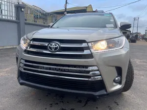 Toyota Highlander 2015 Gold