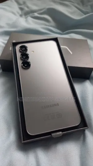 Samsung Galaxy S25 256 GB Silver