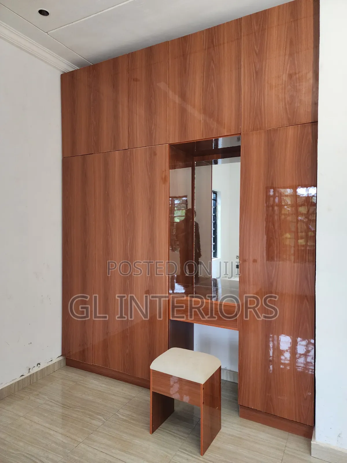 High Gloss HDF Wardrobe With Built-in Dressing Mirror