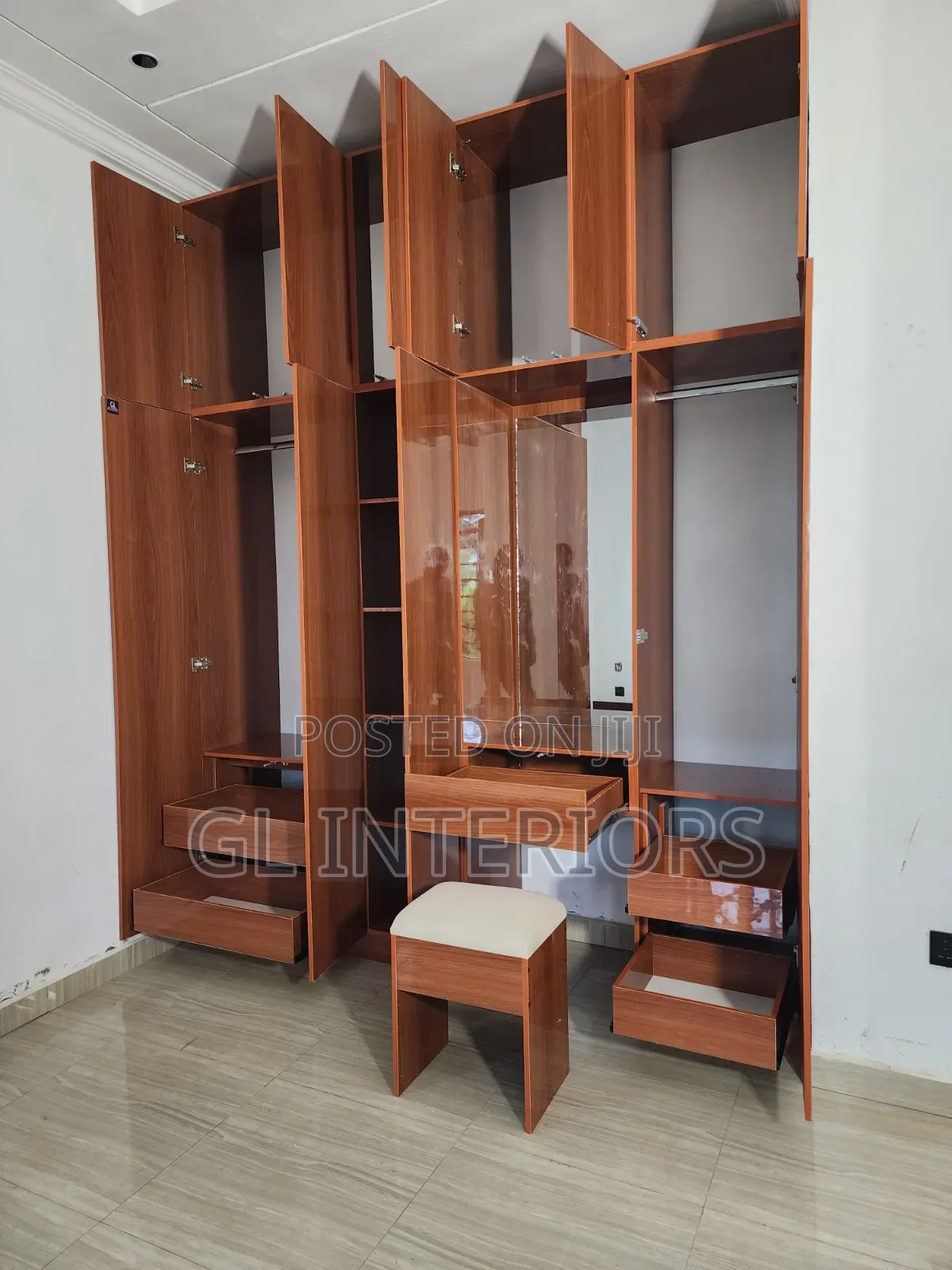 High Gloss HDF Wardrobe With Built-in Dressing Mirror