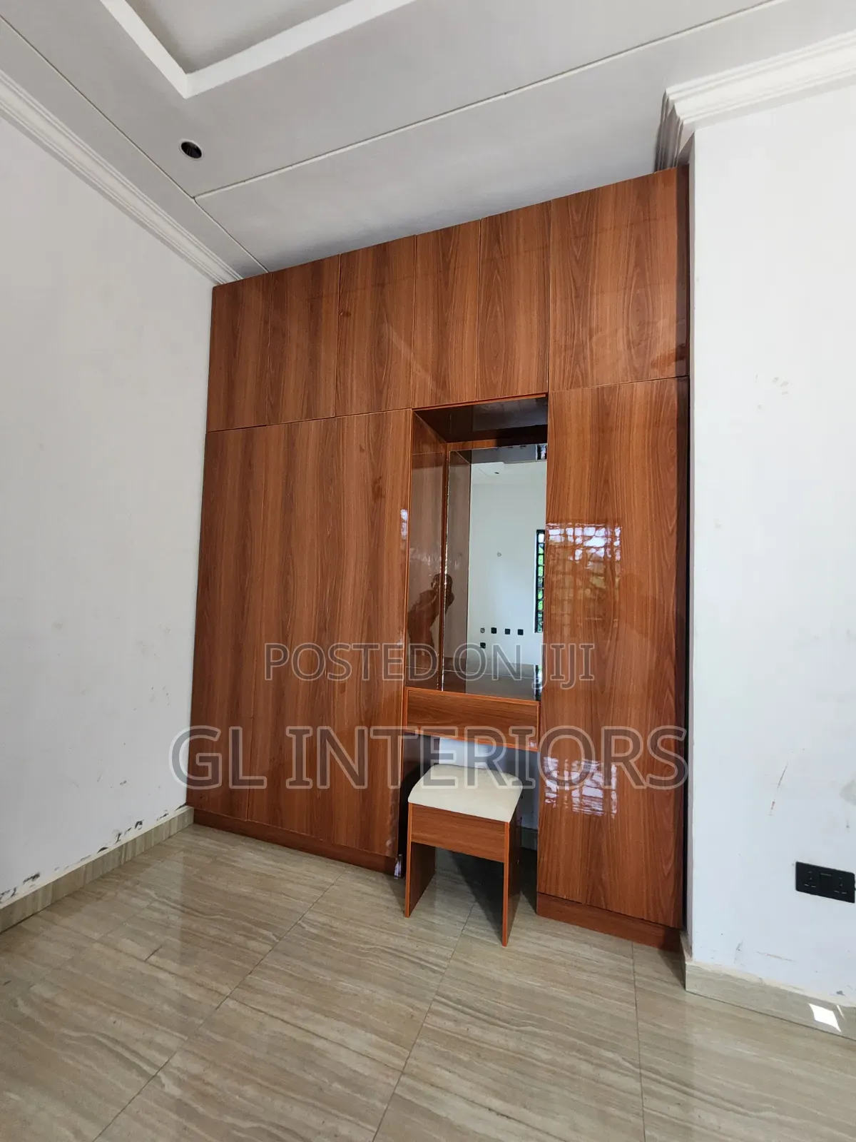 High Gloss HDF Wardrobe With Built-in Dressing Mirror