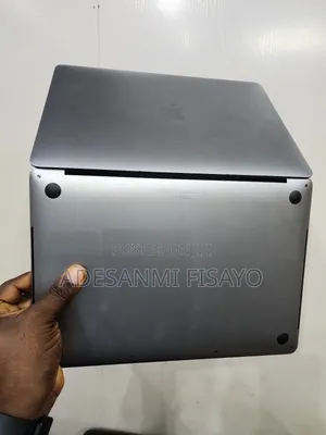 Laptop Apple MacBook Pro 2020 16GB Intel Core i7 SSD 512GB