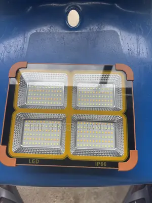 100w Solar Led Floodlight, Ip66 Waterproof 4-Panel Cob Led