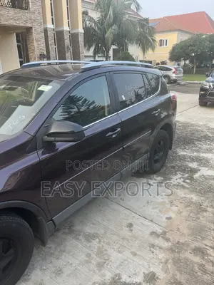 Toyota RAV4 XLE AWD (2.5L 4cyl 6A) 2017 Burgundy