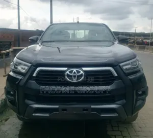 Toyota Hilux 2021 Black