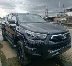 Toyota Hilux 2021 Black