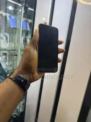 Apple iPhone 11 64 GB Yellow