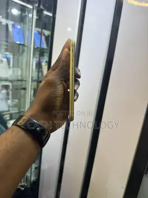 Apple iPhone 11 64 GB Yellow