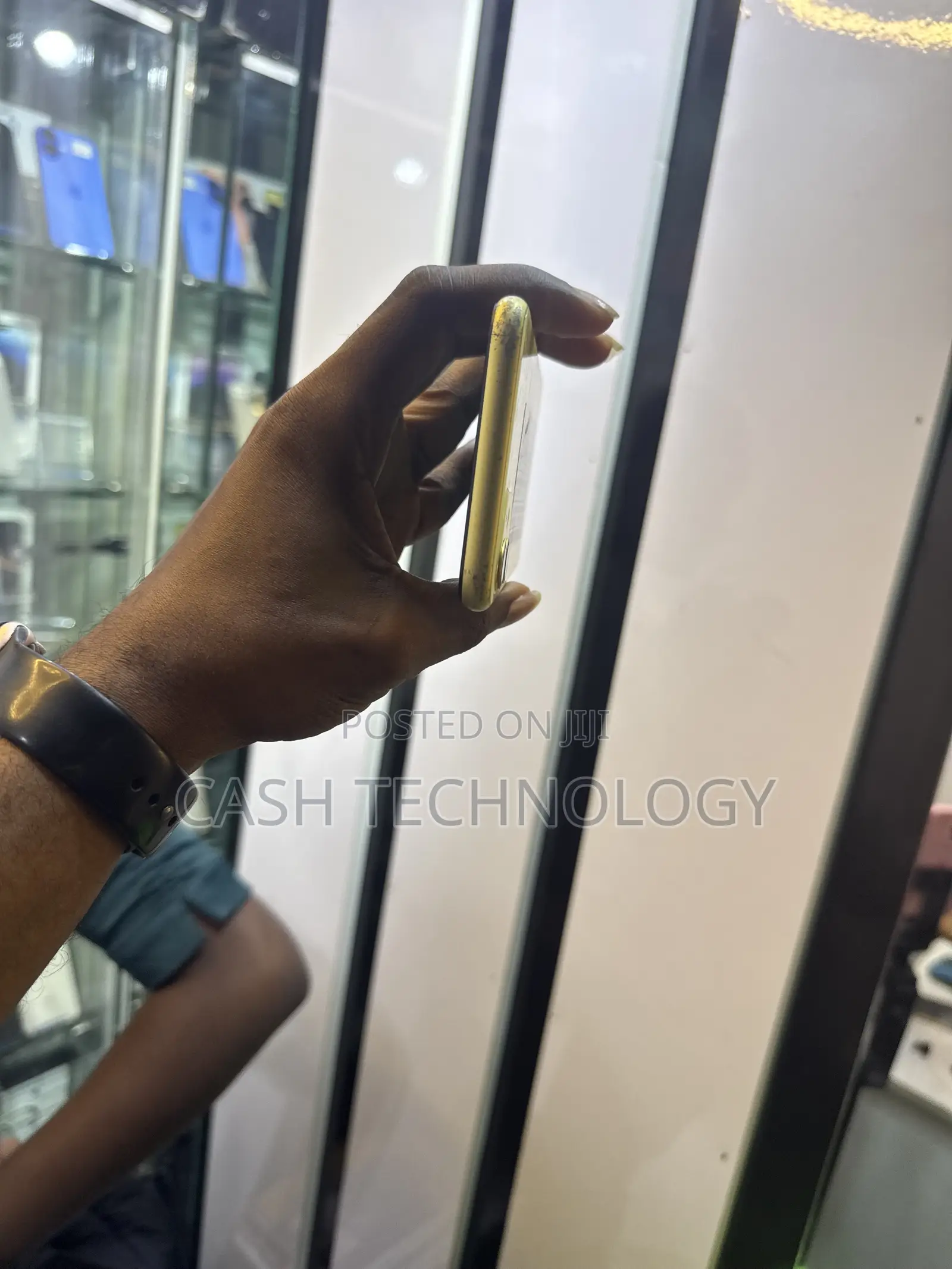 Apple iPhone 11 64 GB Yellow