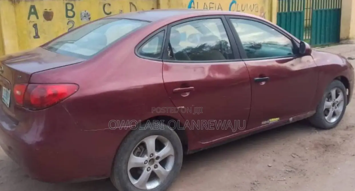 Hyundai Elantra 2008 Red
