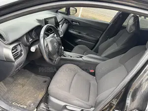 Toyota C-HR XLE Prermium FWD (2.0L 4cyl 2AM) 2018 Black
