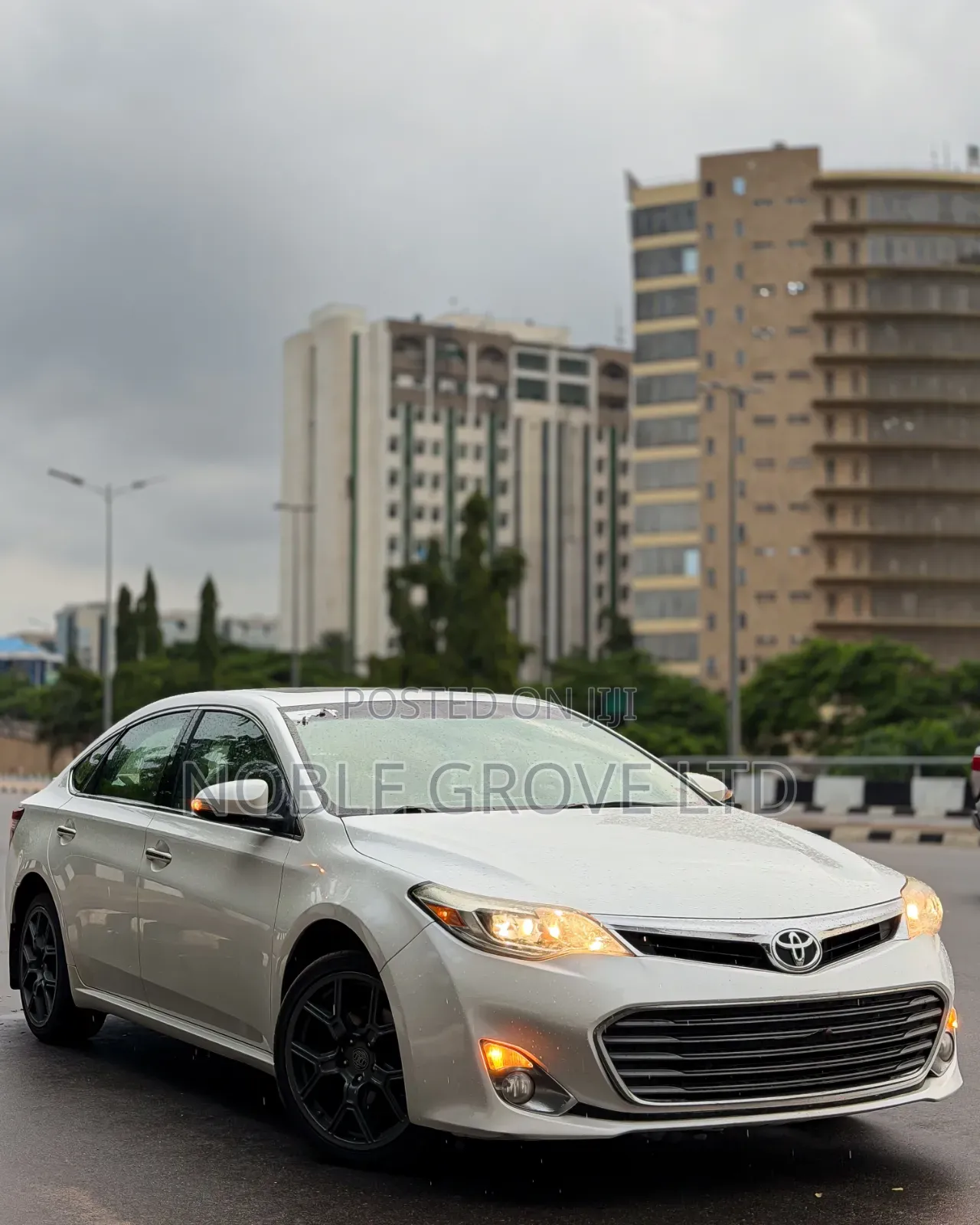 Toyota Avalon 2013 White