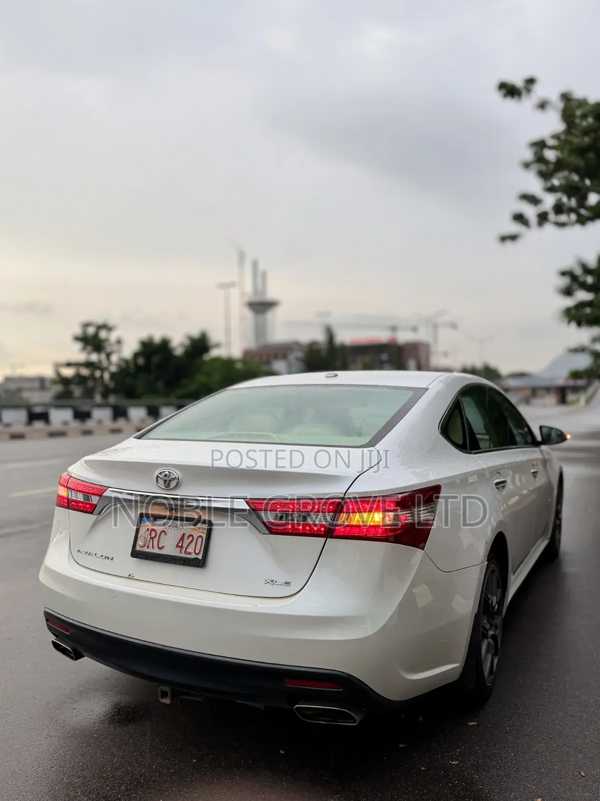 Toyota Avalon 2013 White