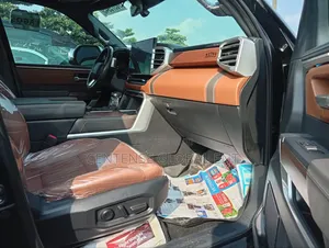 Toyota Tundra 2022 Black