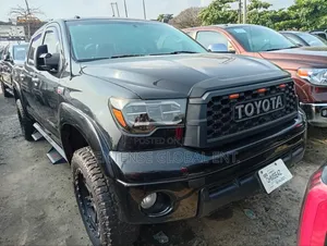 Toyota Tundra 2011 Black
