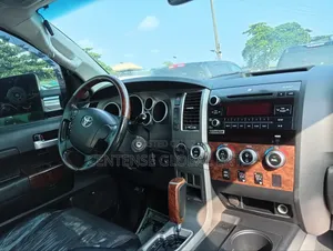 Toyota Tundra 2011 Black