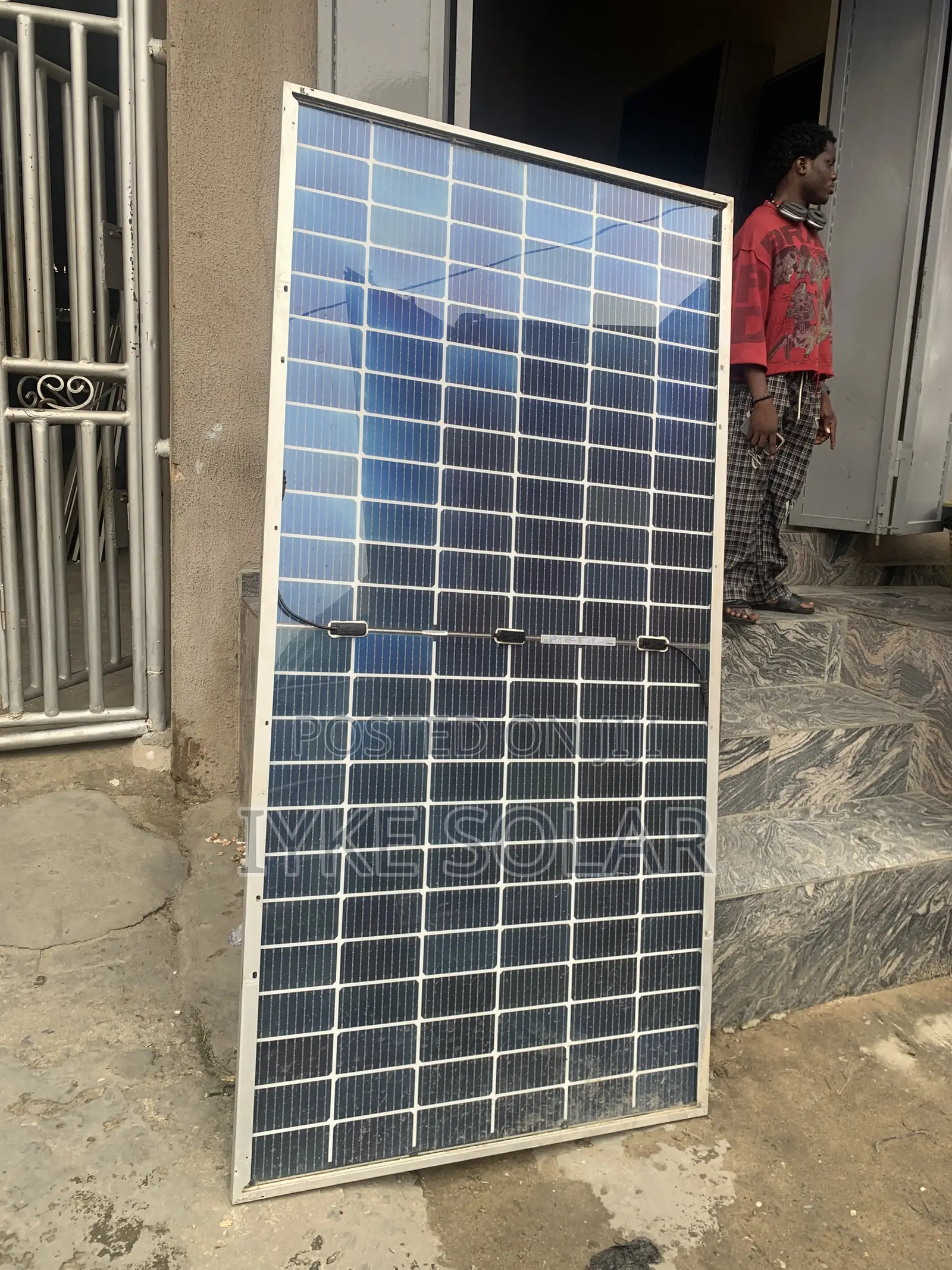 585watts Jinko Tunubo Solar Panel