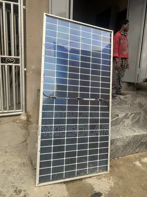 585watts Jinko Tunubo Solar Panel