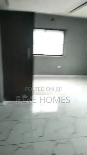 3bdrm Block of Flats in Soluyi for rent