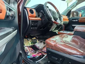 Toyota Tundra 2018 Brown