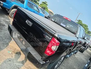 Toyota Tundra 2018 Black