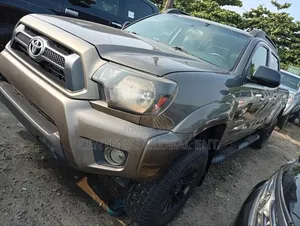 Toyota Tacoma 2015 Brown
