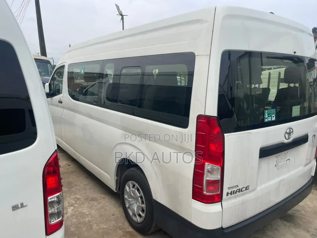 Toyota HiAce 2020 White