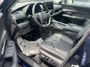 New Toyota Highlander XLE AWD 2026 Blue