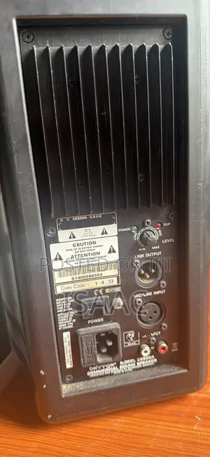 2 Behringer Speaker