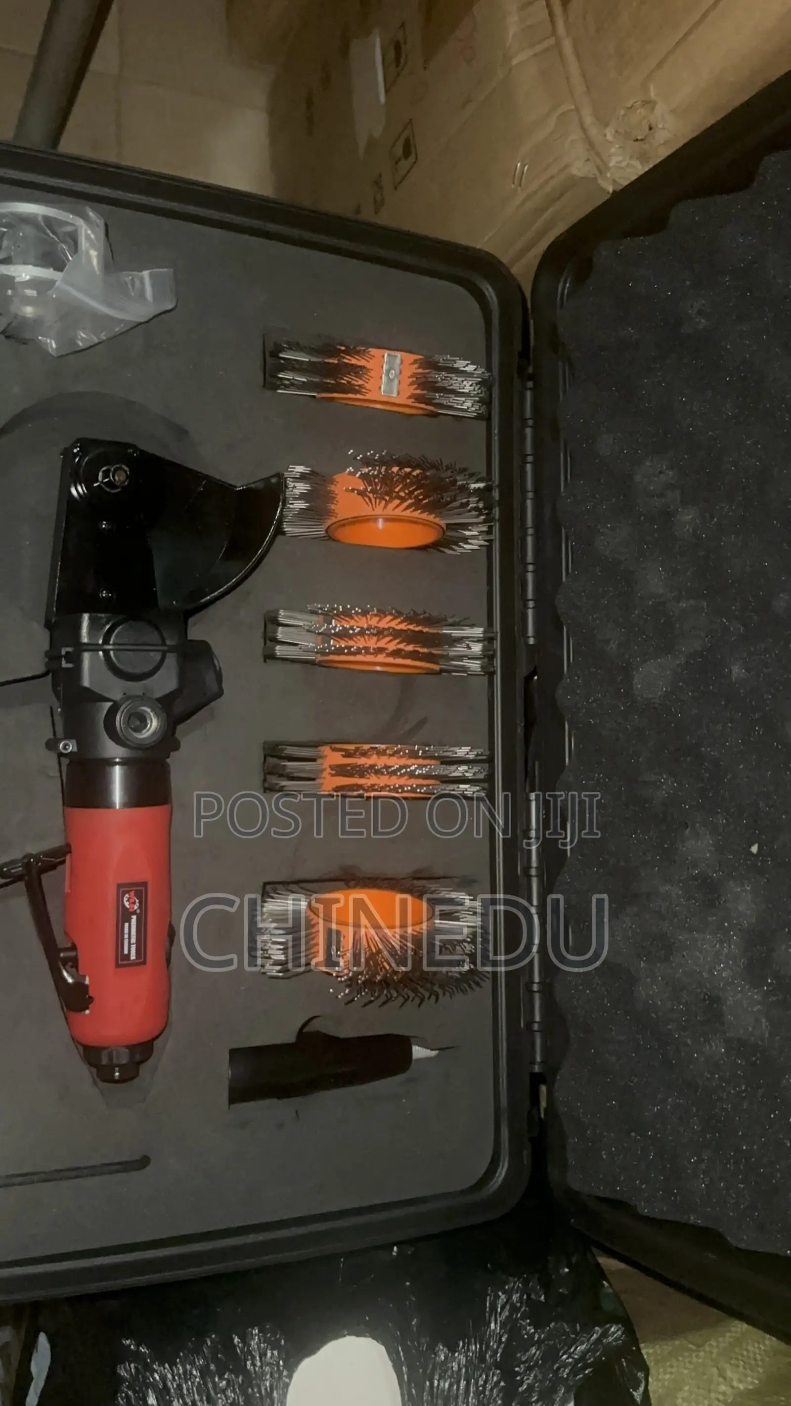 Air Pneumatic Scaler / Rust Removal Tool Kit With Rotary Wire Brush