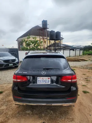 Mercedes-Benz 1117 2016 Black