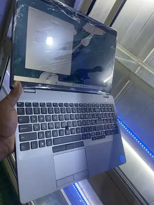 Laptop Dell Latitude 5511 16GB Intel Core i7 SSD 512GB