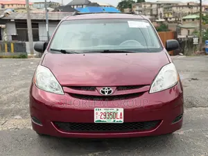Toyota Sienna 2005 Red