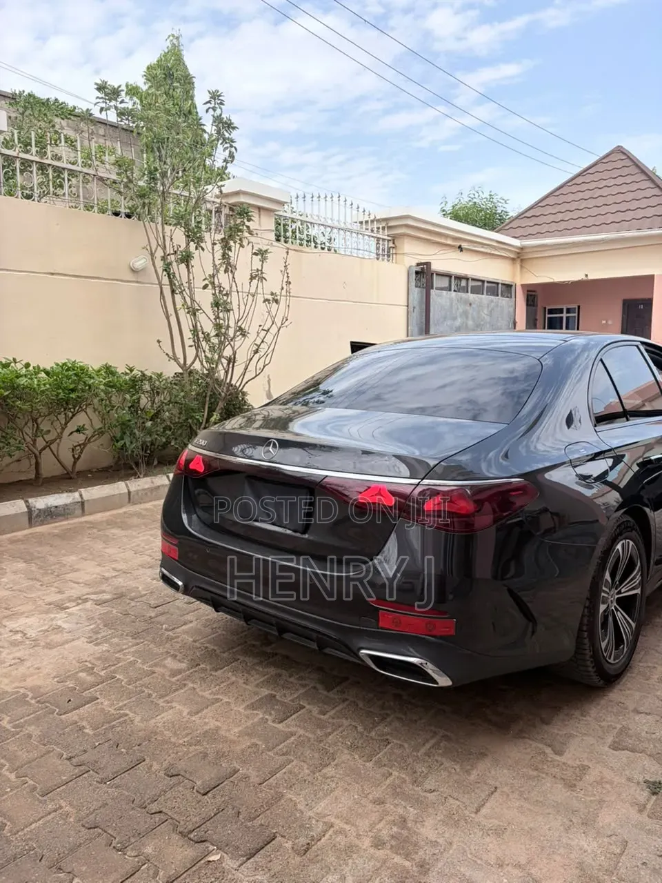 Mercedes-Benz E200 2025 Black