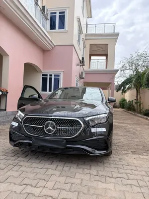 Mercedes-Benz E200 2025 Black
