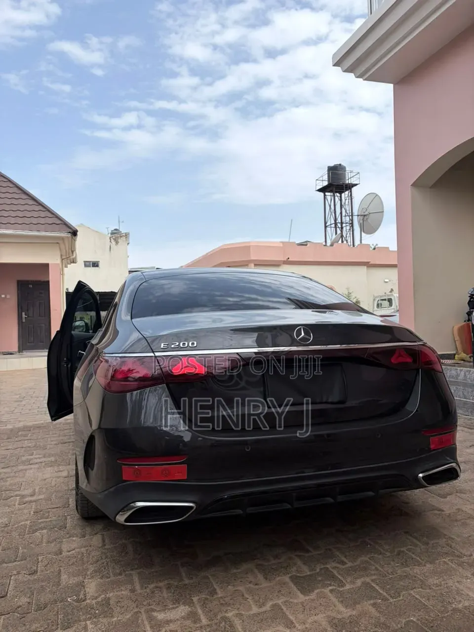 Mercedes-Benz E200 2025 Black