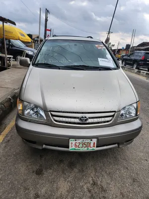 Toyota Sienna 2003 Brown