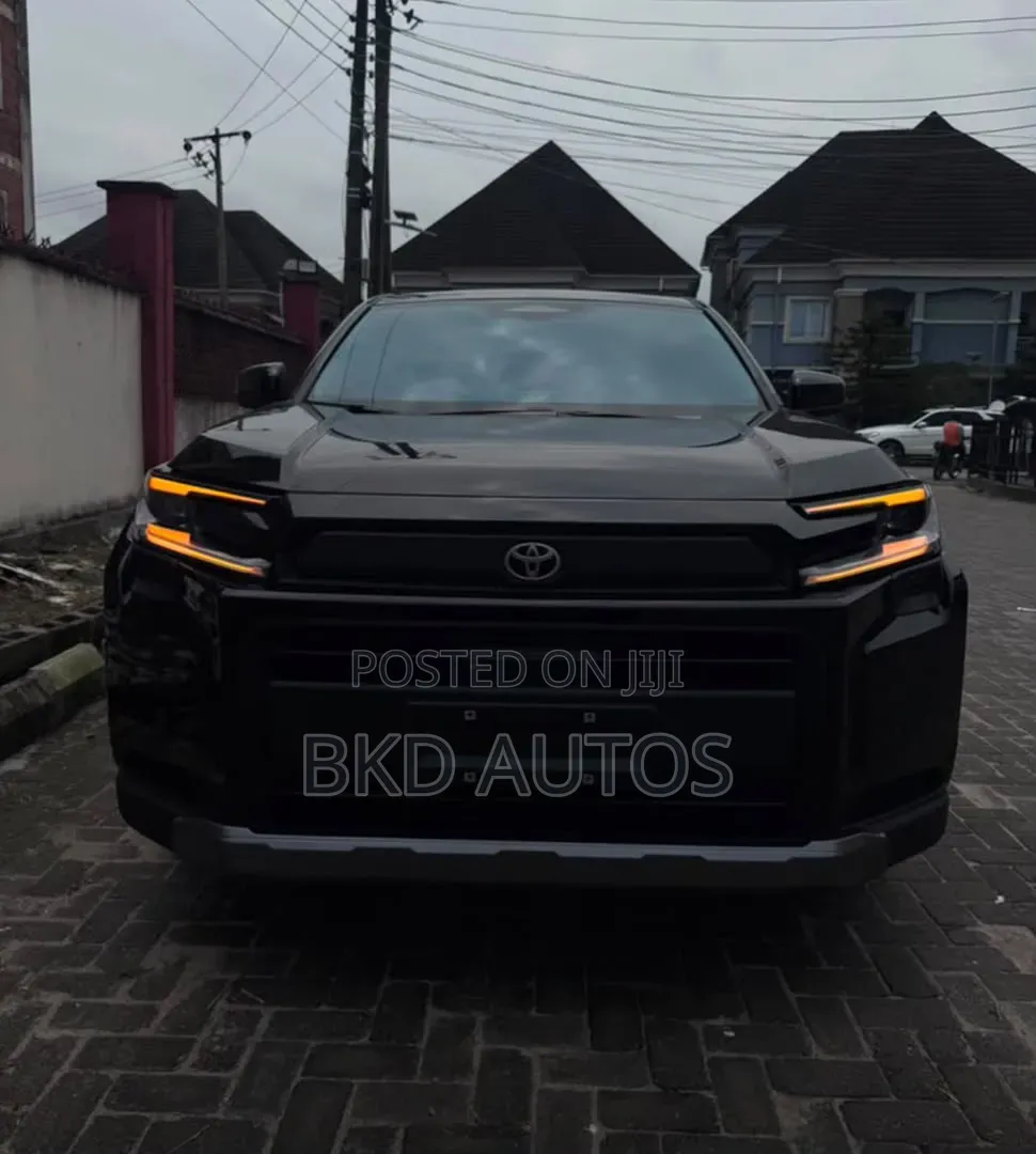 Toyota RAV4 SE 2026 Black